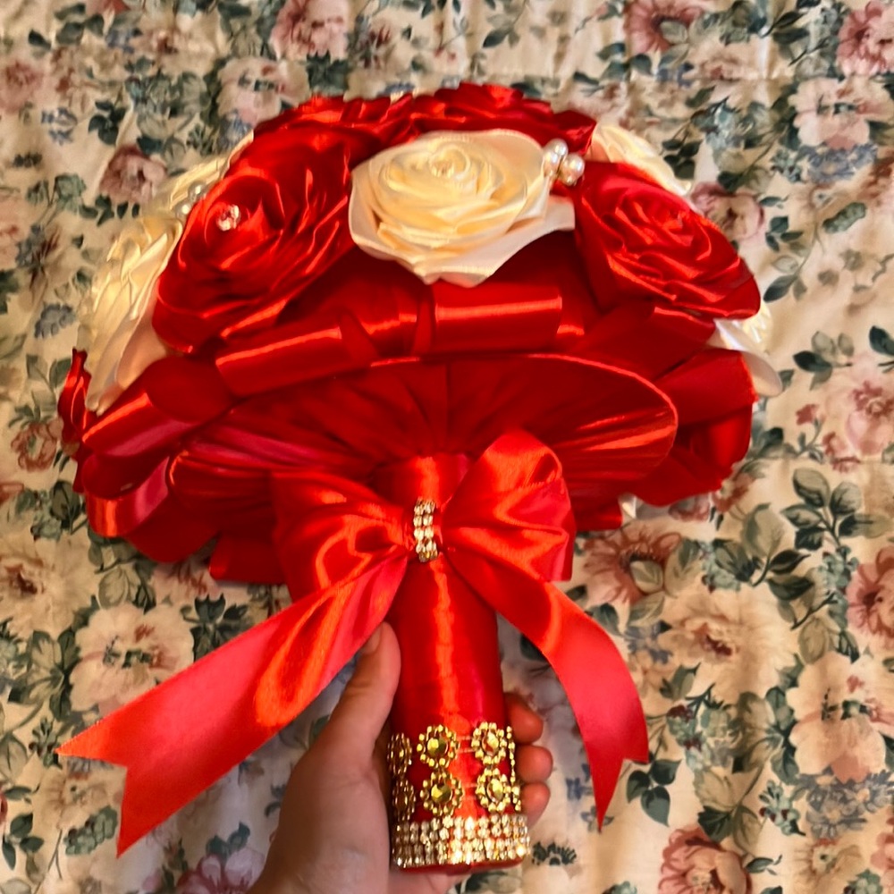 Red and ivory White Rose Bouquet with Ribbon
